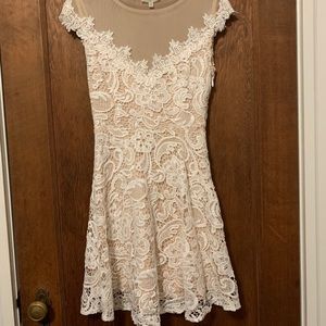 Mesh capped sleeve white lace dress